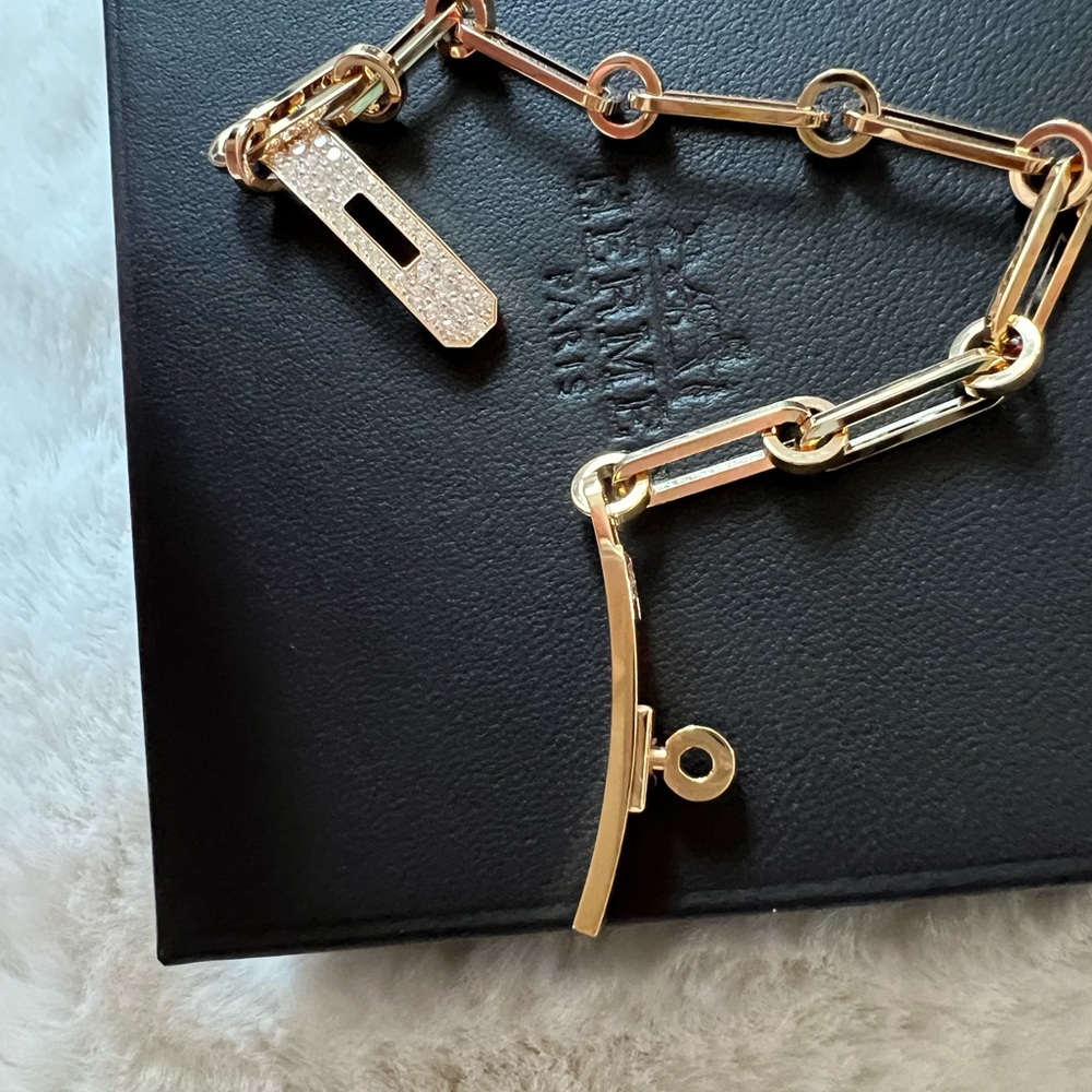 Brand New! ✨ Hermès Kelly Chaine 18K Yelllow Gold diamond bracelet size ST - Picture 2 of 6